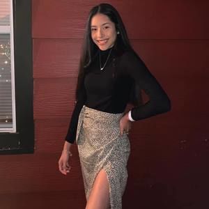 Meet your Posher, Alejandra